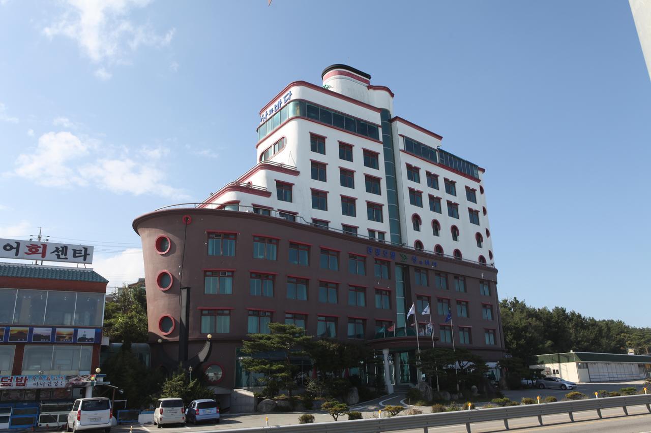 Benikea Hotel Mountain & Ocean Daepohang Sokcho Eksteriør billede